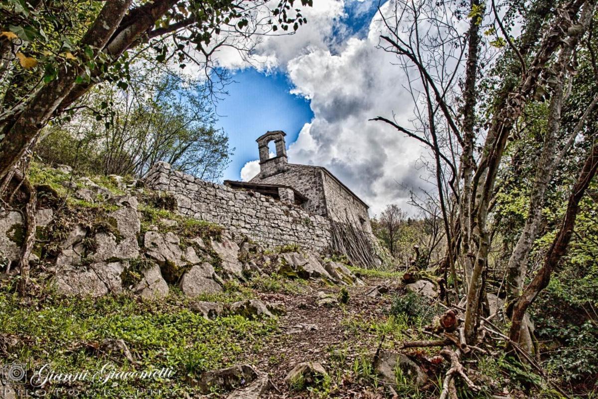 Torre Del Grifone Nel Medioevo Di Cividale Del Friuli Villa Faedis Exterior photo